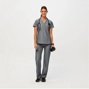 Catarina One-Pocket Scrub Top